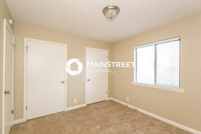 Building Photo - 3 Bedroom Pet-Friendly Home in Lithonia, GA with Main Street Renewal