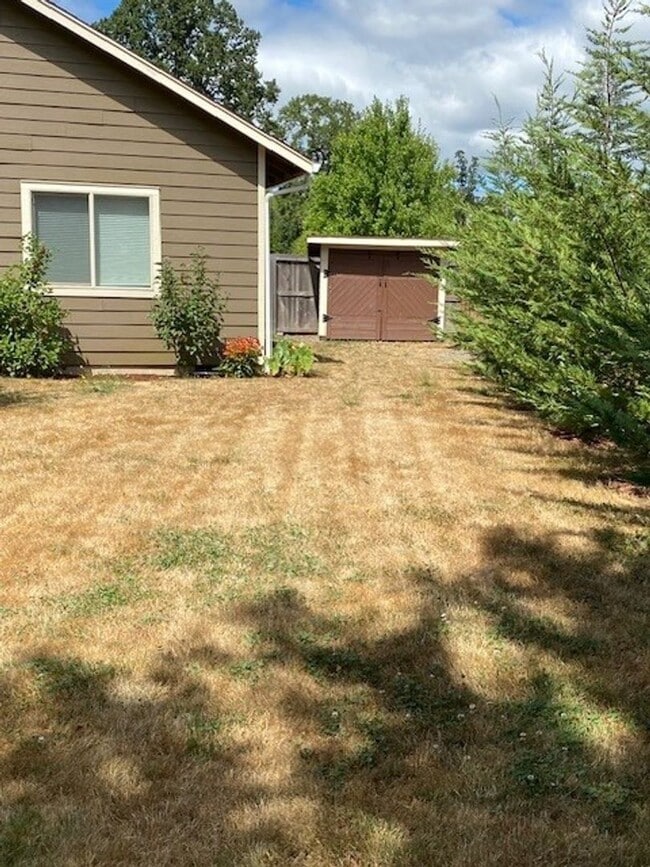 Building Photo - COMING MID-AUGUST Don't miss out on this Charming 3-Bedroom Ranch Home in Crystal Springs – Battl...
