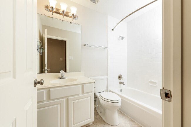 Building Photo - 8835 Vista Springs Dr