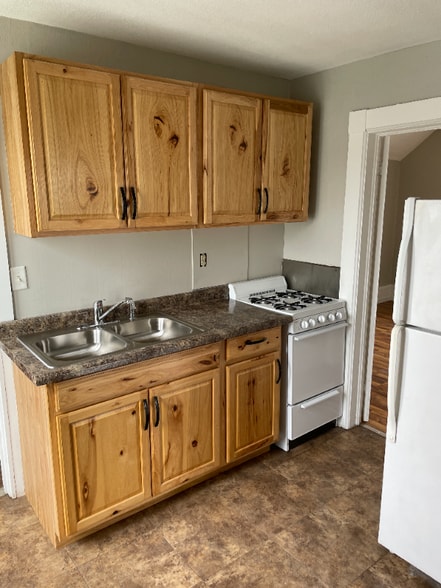 Building Photo - 1033 Redfield St