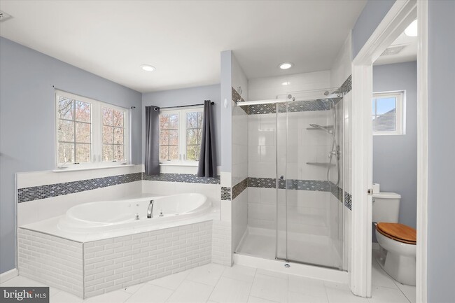 Building Photo - 8314 Sunnybrook Ct