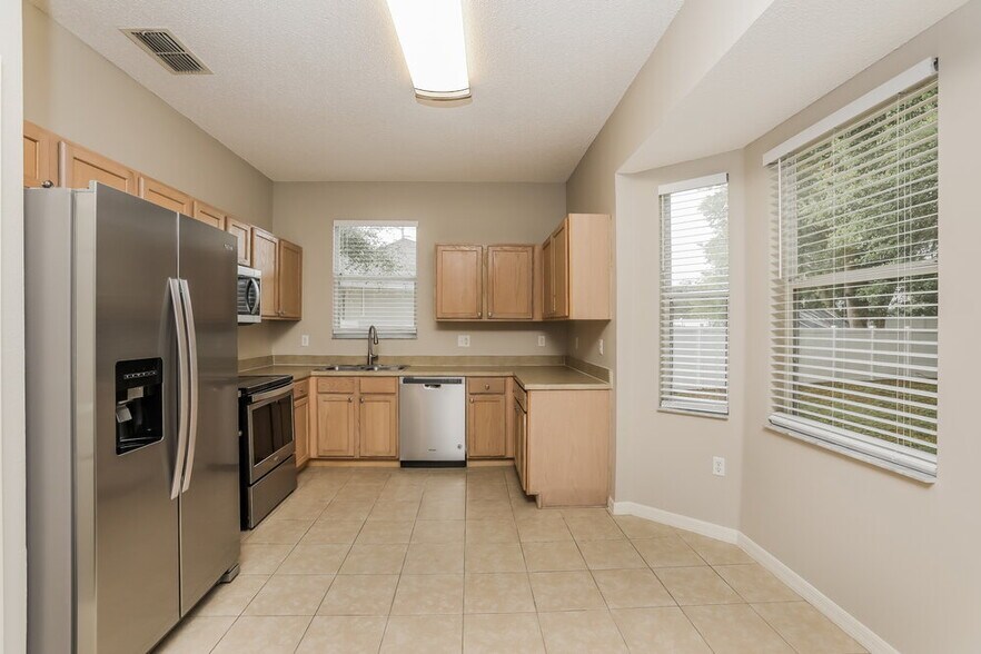 Building Photo - 233 Bluff Pass Dr