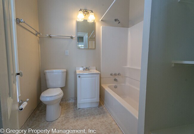 Building Photo - 1548 9th St