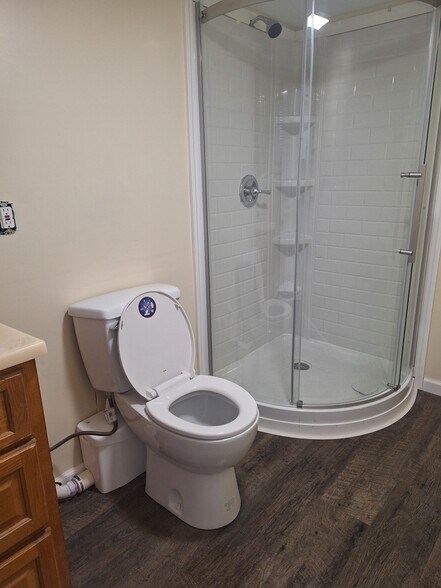 Building Photo - 59 Chapman St