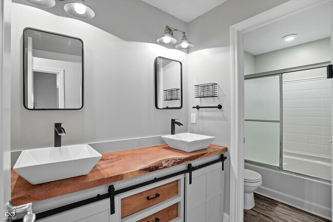 Building Photo - 12438 Hawks Landing Dr