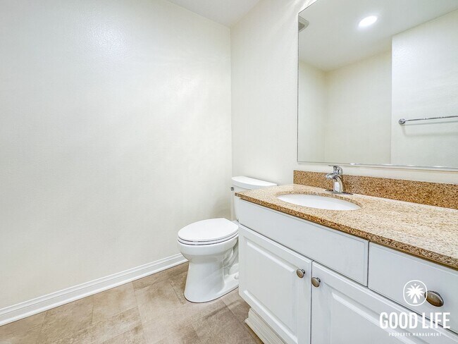 Building Photo - OC: Spacious 2BD/2.5BA Condo in Irvine with Resort-Style Amenities, Private Balcony & In-Unit Lau...