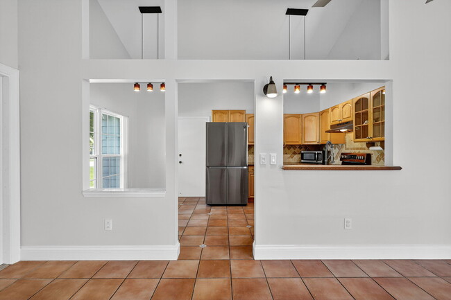 Building Photo - 5431 Courtney Cir