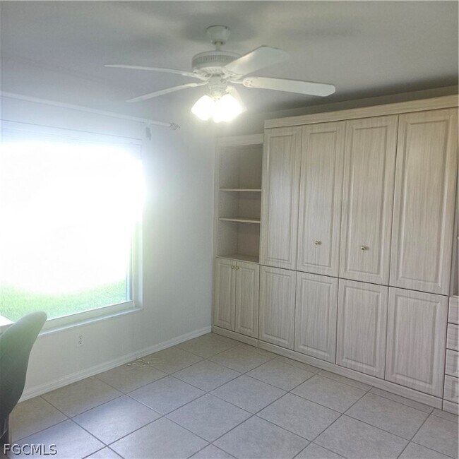 Building Photo - 3315 SW 8th Ct