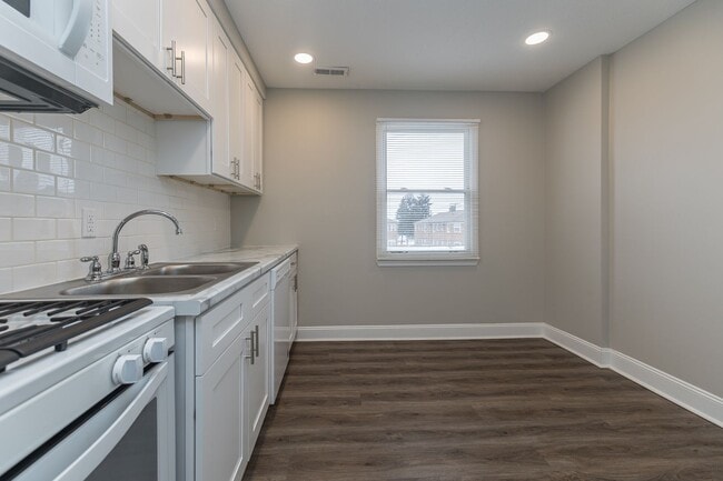 Building Photo - NEW UNITS AVAILABLE SOON!