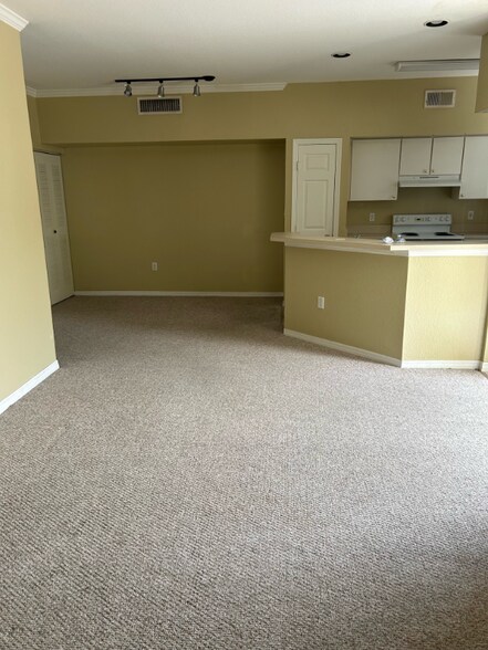 Building Photo - 9558 Lake Chase Island Way