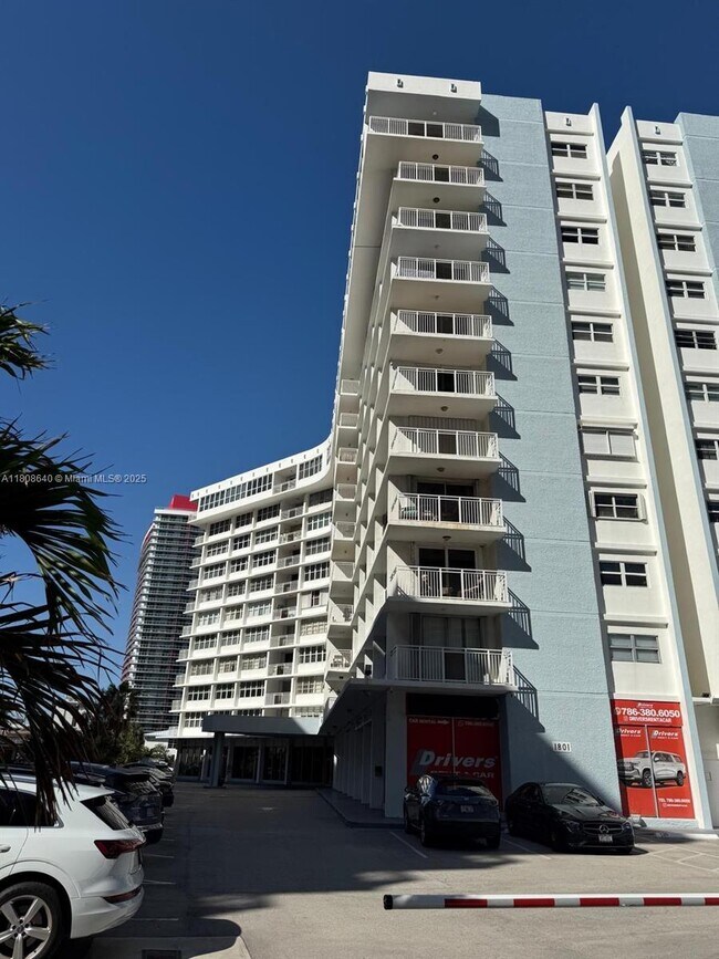 Building Photo - 1801 S Ocean Dr