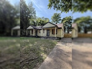 Building Photo - 1659 Southern Ave