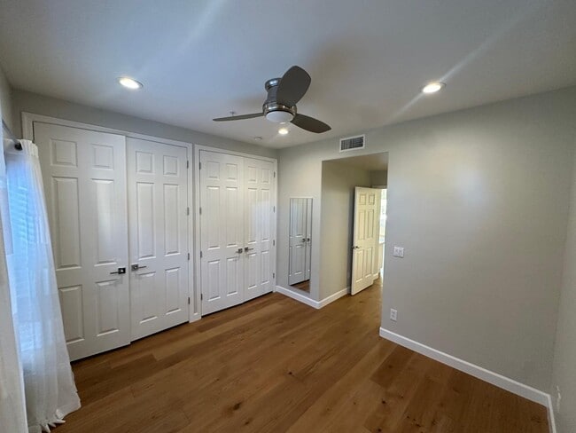 Building Photo - 8880 E Paraiso Dr