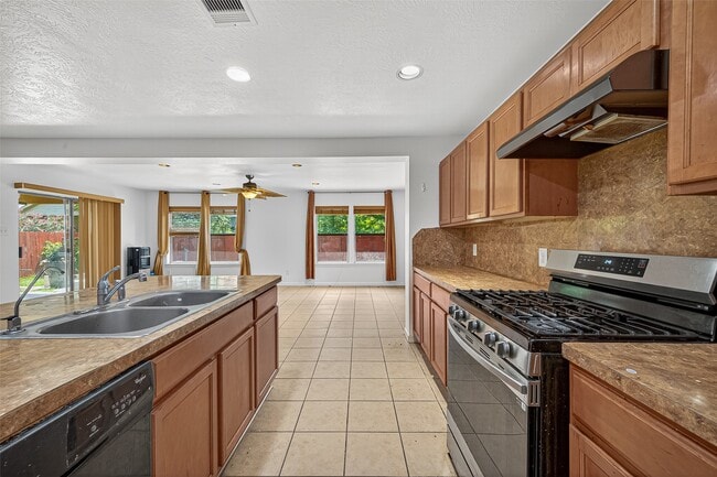 Building Photo - 16547 Lanesborough Dr