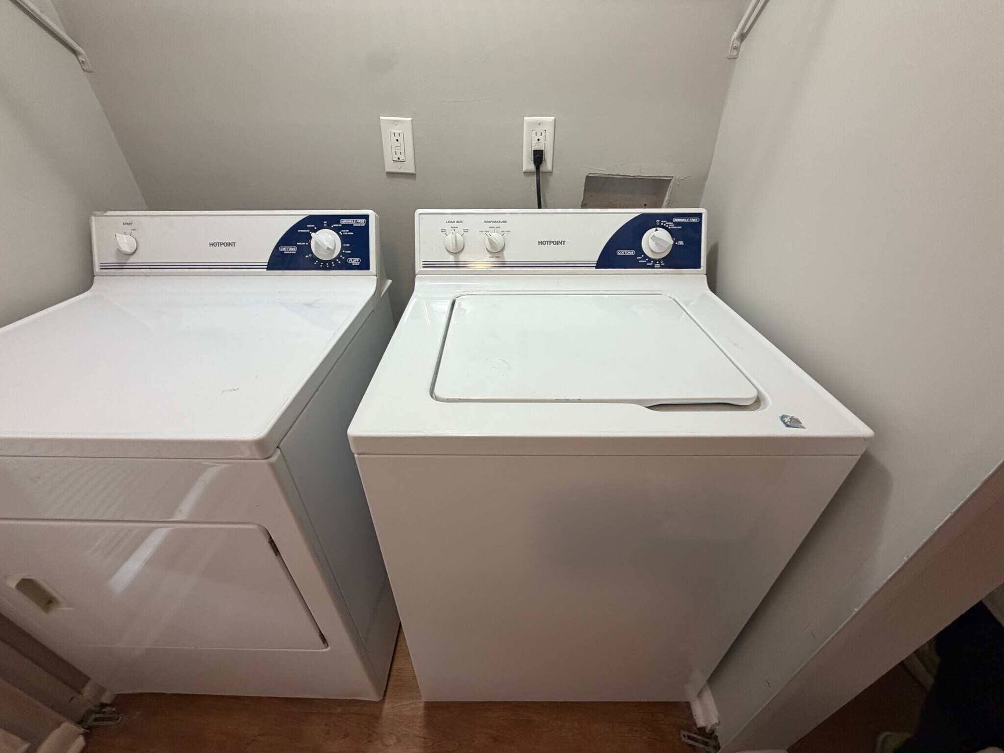 Building Photo - Room in Townhome on Governors Dr