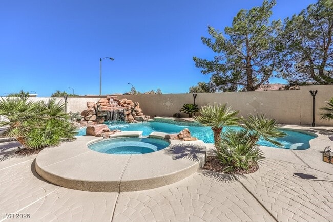 Building Photo - 11072 Pentland Downs St