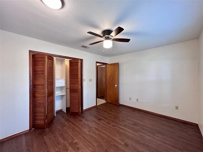 Building Photo - 57 Woodcreek Dr