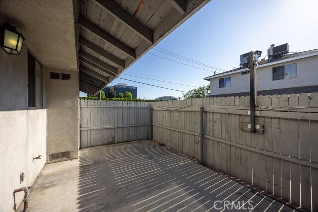 Building Photo - 9317 Ramona Blvd