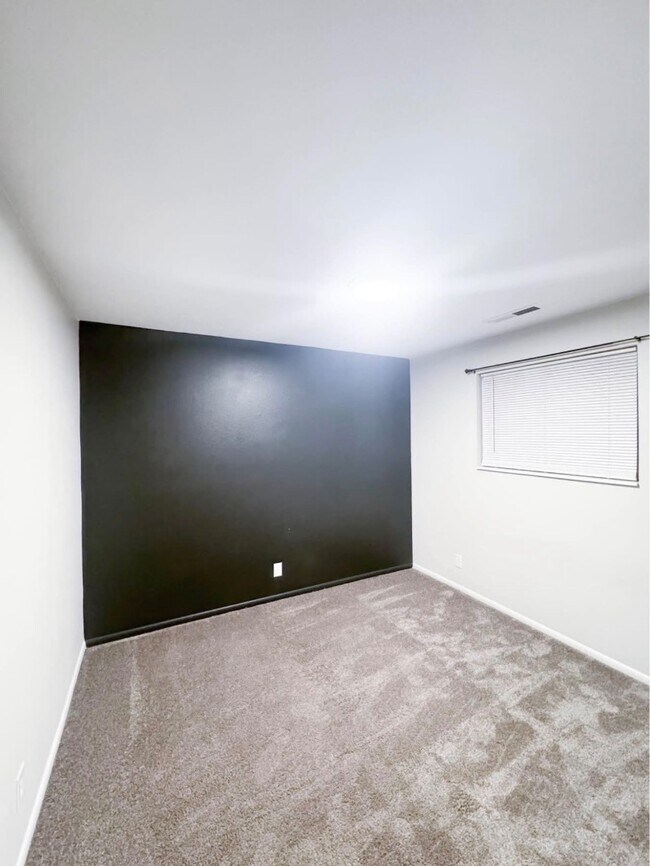 Building Photo - 525 S 1100 E