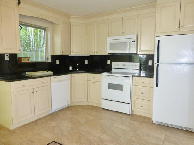 Building Photo - 831 Biscayne Dr