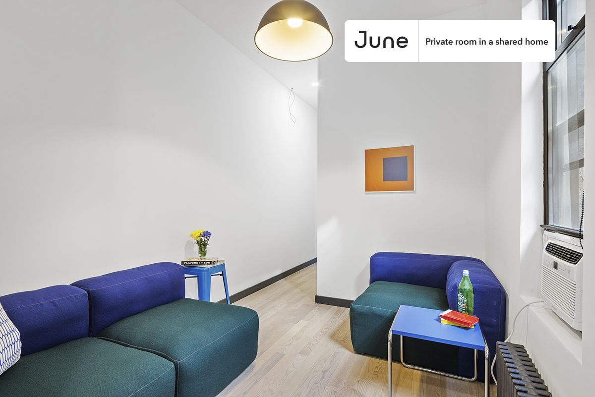 Building Photo - Room in Shared 3 bed/3 bath home