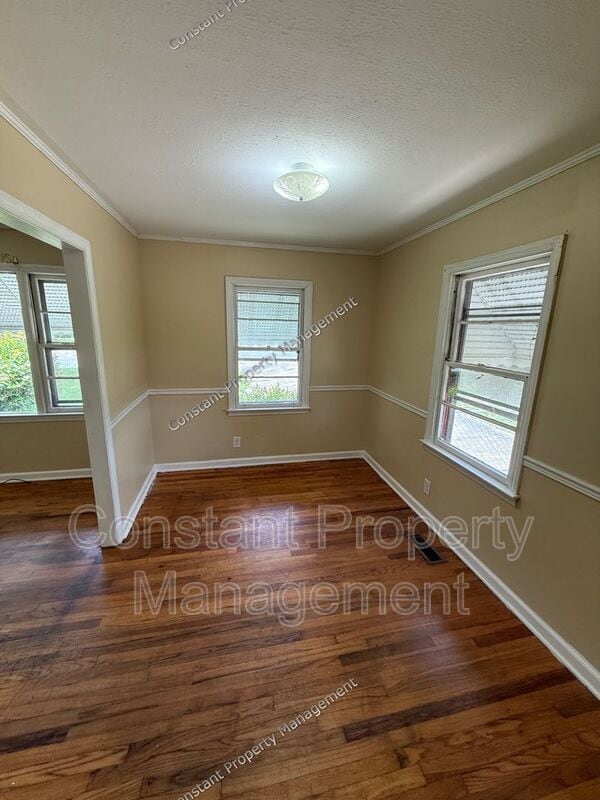 Building Photo - 3069 Somerset Dr