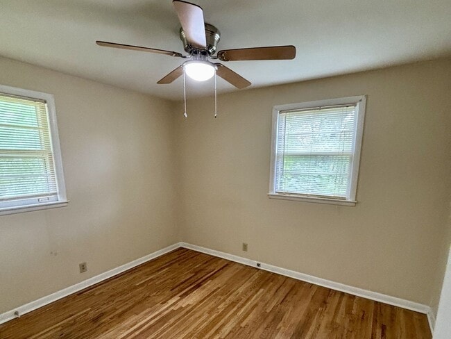 Building Photo - Convenient rental in Nashville near airport!