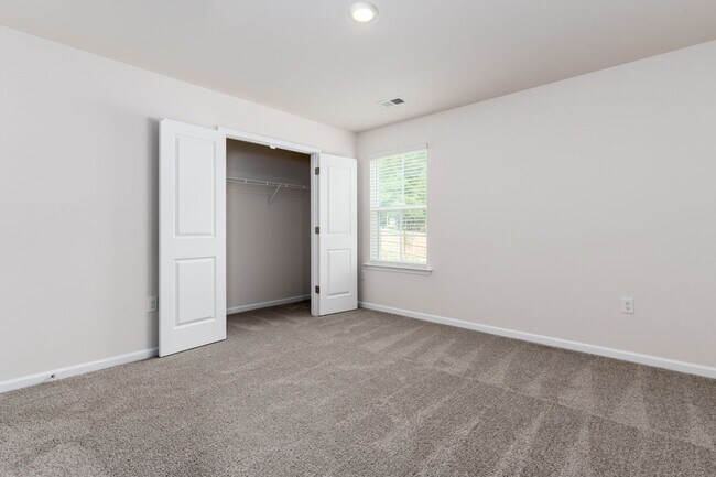 Building Photo - 242 Carrington Dr