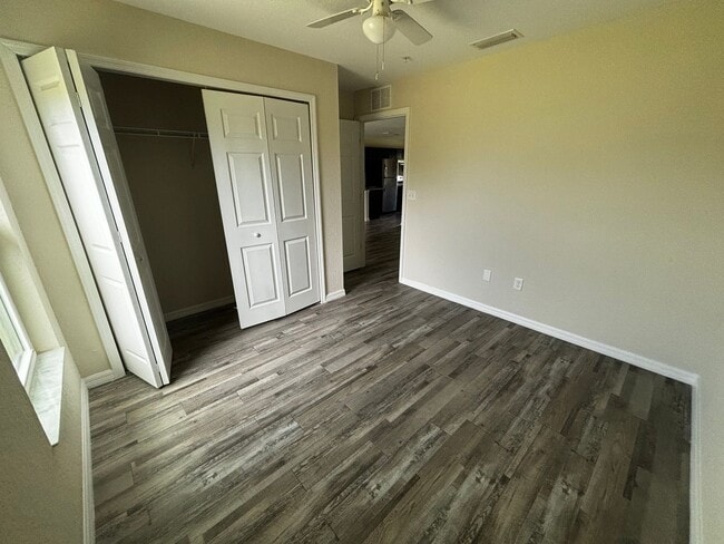 Building Photo - 2/2 Quad End Unit - SE Ocala