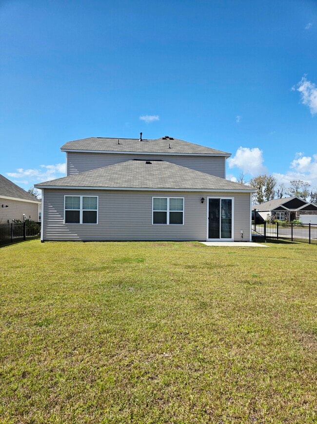 Building Photo - 2066 Ainsley Dr