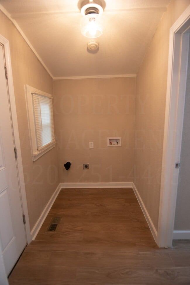 Building Photo - 3 bedroom, rental in west Coffeyville.