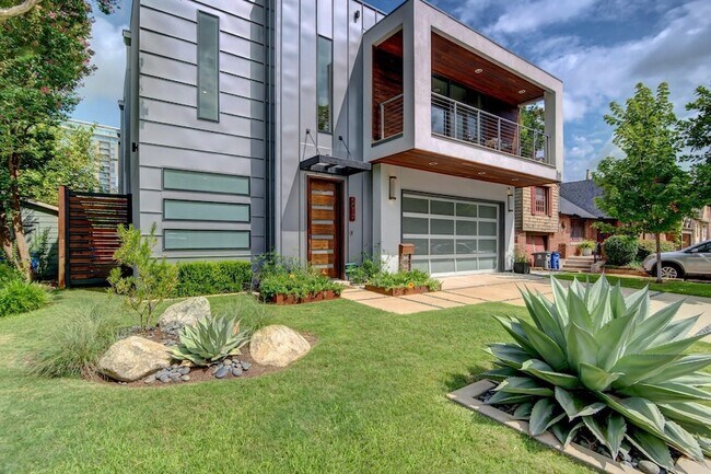 Building Photo - 5017 Milam St