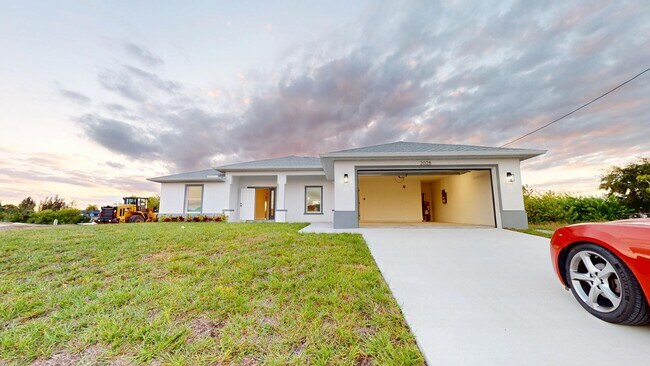 Primary Photo - 2028 NE 6th Ave