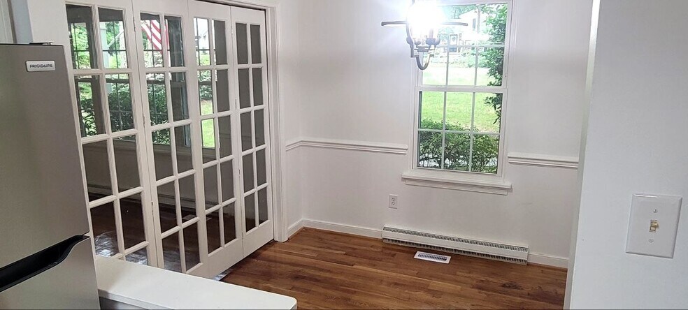 Building Photo - 412 Pagebrook Dr