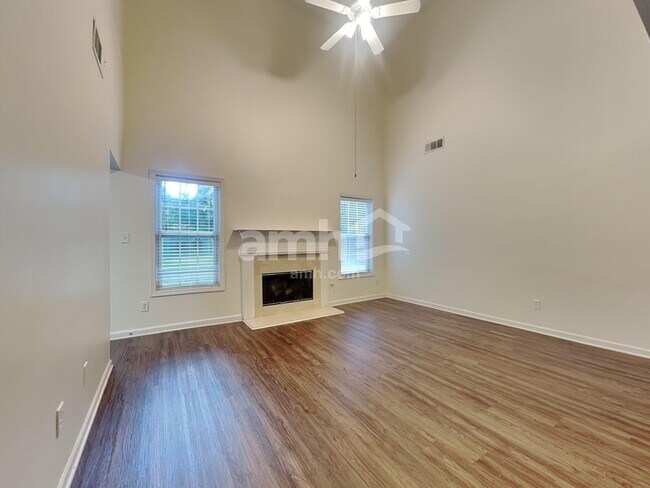 Building Photo - 1831 Green Oak Cir