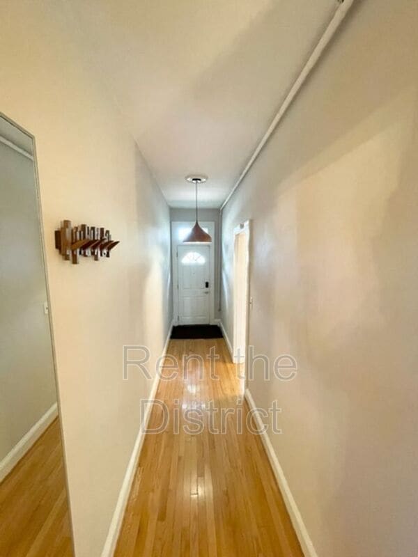 Building Photo - 525 5th St NE