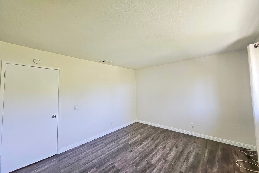 Building Photo - 1454 E Orange Grove Blvd