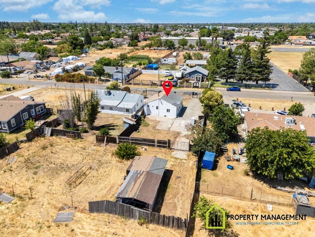 Building Photo - Charming 2-Bedroom Retreat in Sacramento – Gated w/Large yard