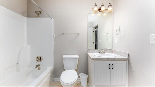 Building Photo - 3BR/2BA — Fenced Yard, Gated Parking, Lawn & Pest Included | Available 7/27