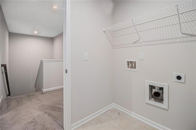 Building Photo - 3497 Hidden Valley Cir