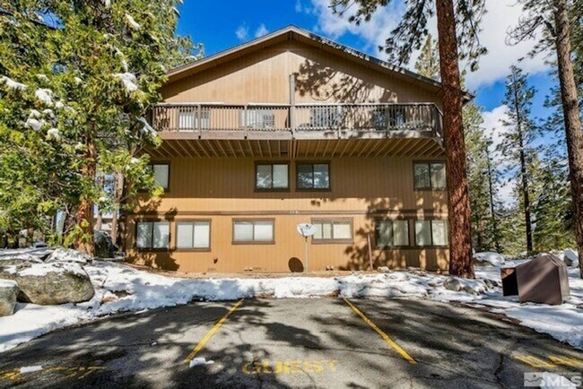 Primary Photo - Large quiet condo backs to the forest