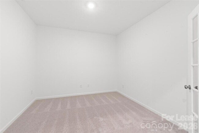 Building Photo - 204 Silver Fleet Dr