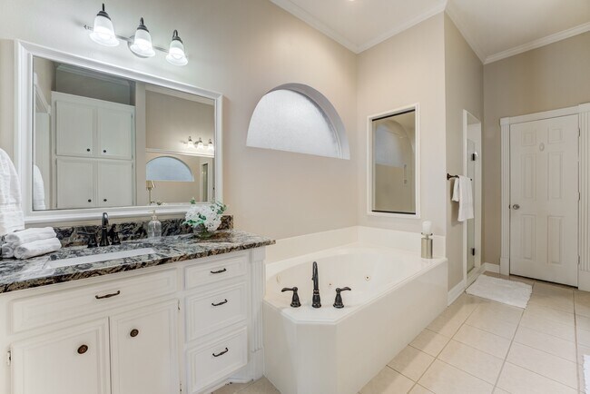 Building Photo - 130 E Capstone Cir