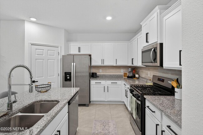 Building Photo - 33 Coastline Wy