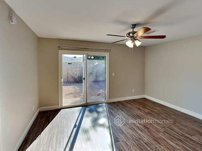 Building Photo - 1411 W Impala Ave