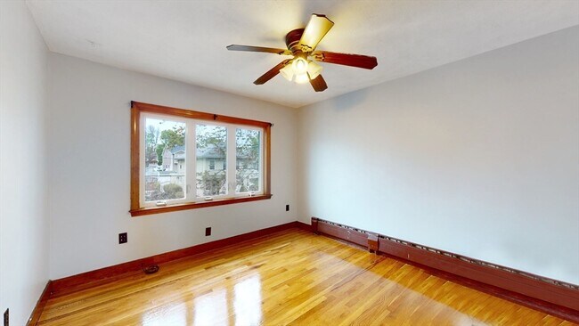 Building Photo - 21 3rd St