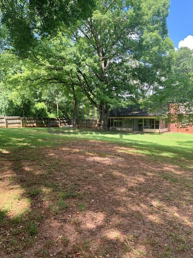 Building Photo - 216 Ginger Cake Rd