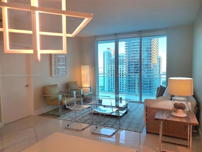 Building Photo - 950 Brickell Bay Dr