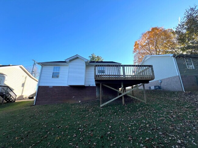 Building Photo - 2404 N Ford St