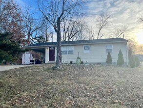 Building Photo - 3 bed/ 1 bath Single Family House